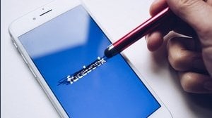 Come cancellarsi da Facebook ed eliminare un account