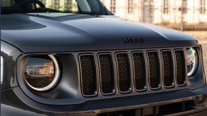 Nuova Jeep Renegade 2023: sette posti e nuovi motori ibridi
