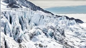 Virus antichi di 15 mila anni stanno emergendo dallo scioglimento dei ghiacciai