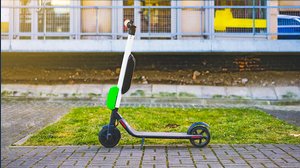 Monopattini elettrici, le nuove regole: cosa cambia con la riforma del codice della strada