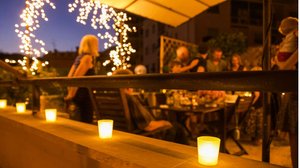 Festa privata in giardino o terrazza, regole e cosa rischia chi non le rispetta