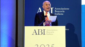 Su banche Patuelli (ABI) smentisce Meloni. E serve un taglio tasse sul risparmio degli italiani