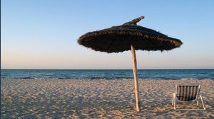 Si può mettere il nostro ombrellone in una spiaggia privata? Ecco la verità