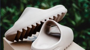 Quanto costano le ciabatte indossate da Chiara Ferragni e dove comprarle