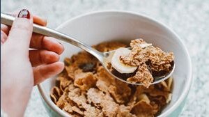 Questi cibi che mangiamo sempre a colazione potrebbero essere molto pericolosi