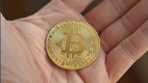Bitcoin, nuova svendita in arrivo? La soglia dei $40.000 è pericolosamente vicina