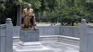 Indro Montanelli: cosa ha fatto e perché è stata imbrattata la sua statua a Milano