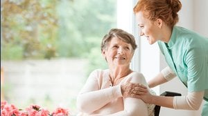 La badante convivente può uscire di sera e dormire fuori?