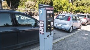 Disco orario, se lo metti rischi una multa. Ecco l'errore da non fare