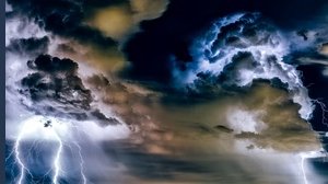 Allerta maltempo in 7 Regioni, dopo il caldo ecco i temporali: chi deve prestare attenzione
