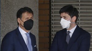 Covid, chiesta l'archiviazione per Conte e Speranza sull'inchiesta per zona rossa e gestione pandemia