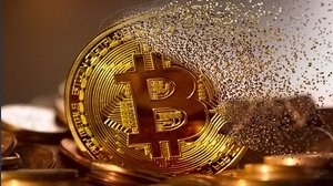Bitcoin scende, ma i segnali sono rialzisti