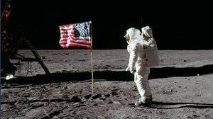 Musk rinuncia a Marte. La sua nuova scommessa? Colonizzare la Luna in meno di 10 anni