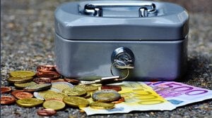 Svuotare il conto corrente, ecco quando diventa un reato penale