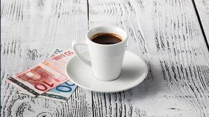 Meno tasse sulle mance, la novità della legge di Bilancio per camerieri e non solo: cosa cambia nel 2023