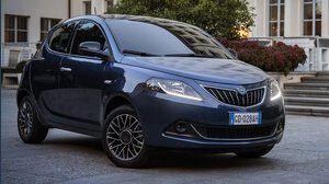 Lancia Ypsilon Hybrid EcoChic: foto, prezzi e caratteristiche