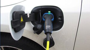 Quanto costa un'auto ibrida?