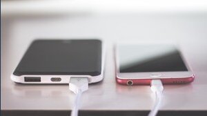 Apple, Samsung & Co., se avete uno di questi cellulari, nel 2025 ve ne servirà uno nuovo