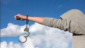 Posso andare a trovare una persona agli arresti domiciliari?