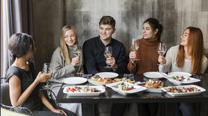 Assembramenti in casa a Capodanno: cosa si rischia?