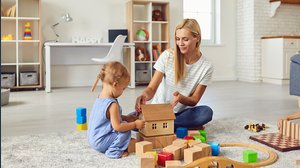 Genitori separati, chi paga la baby sitter?