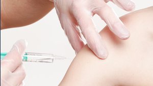 Rischi di miocardite dopo il vaccino, cosa bisogna sapere: chi colpisce, sintomi e cure