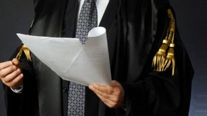 Si può denunciare un avvocato? Sì se scorretto: ecco come fare