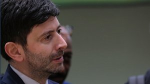 Speranza: sì al MES per la “rivoluzione copernicana” della sanità