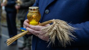 Holodomor: significato e cosa fu la grande carestia in Ucraina riconosciuta come genocidio dal Senato