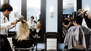 Parrucchieri e barbieri: quando sono aperti o chiusi a Natale