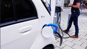 Auto elettriche: l'elevata potenza provocherebbe più incidenti