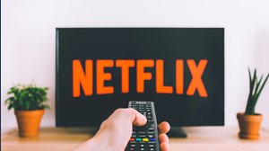 Netflix, che caos: cambiano di nuovo le regole, arriva il codice di verifica. Cos'è e a cosa serve