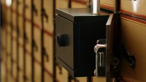 Quanto costa una cassetta di sicurezza in banca (e quando conviene)