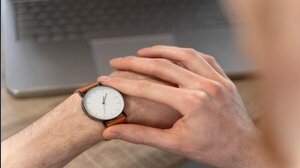 Cambio ora solare da legale a ottobre, le lancette si spostano questa settimana?