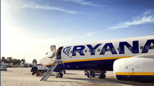 Caos voli in Europa, Ryanair chiede le dimissioni di von der Leyen