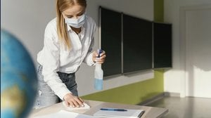 Le scuole aperte non aumentano i contagi: uno studio “scagiona” gli studenti