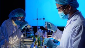 Il coronavirus potrebbe non sparire mai secondo un noto professore