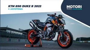 KTM 890 Duke R 2022: motore, prestazioni, prezzo, foto