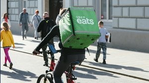 Food delivery, come funziona davvero: i retroscena del primo sindacalista dei riders