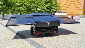Tesla svela un nuovo range extender a energia solare