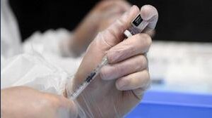 Faremo il vaccino una volta l'anno e per molto tempo: la previsione di Pfizer