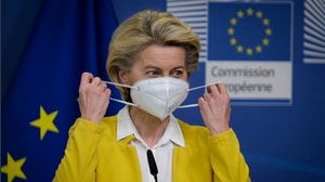 Vaccini, Ue potrebbe non rinnovare contratti AstraZeneca e J&J