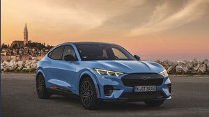 Ford richiama mezzo milione di auto. Perdite dai freni