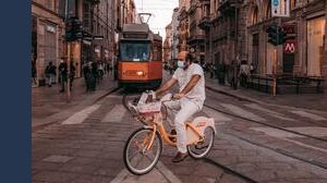 Lombardia torna in zona arancione: da quando e cosa cambia