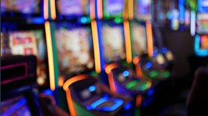 Quando riaprono sale bingo, scommesse e slot: c'è la data