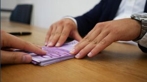 Bonus imprese fino a 50.000 euro per questi professionisti, ecco come ottenerlo