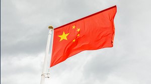 Cina in contrazione, travolta dal Covid. Petrolio in calo