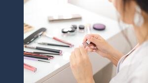 Hailey Bieber vende il suo marchio beauty per $1 miliardo. Ecco a chi