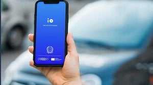 Come funziona l'app IO, come scaricarla e quali sono i servizi