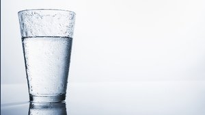 Come rimuovere le microplastiche dall'acqua